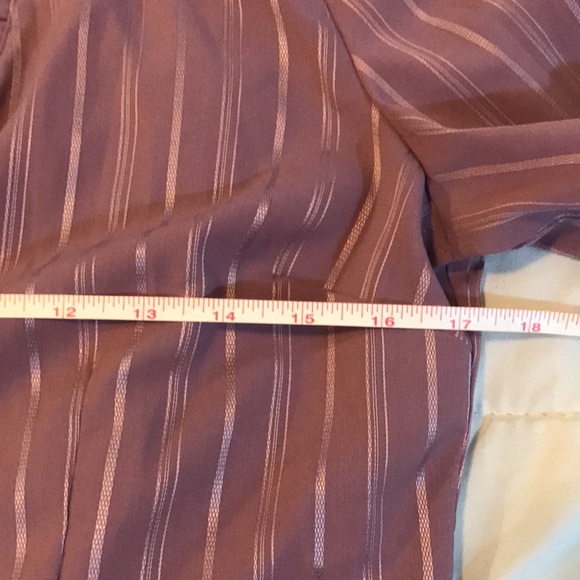 Ruffle detail fitted blouse- Zach’s - Picture 4 of 7